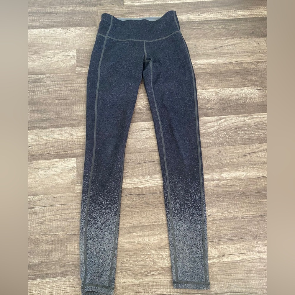 Athleta gray leggings in perfect conditions size xxs